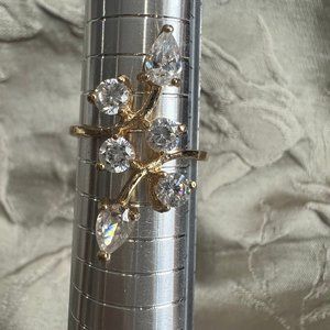 Gold tone cluster ring size 8.5